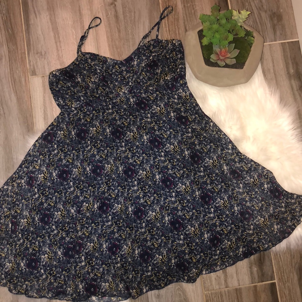 UO Pins & Needles Sz 6 Floral Dress